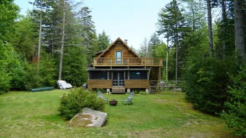 Dog-Friendly Pond Retreat- Hike, Swim Relax, Repeat!
