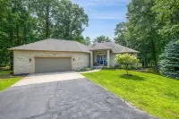 Golf RetreatCanadian Lakes sleeps 10