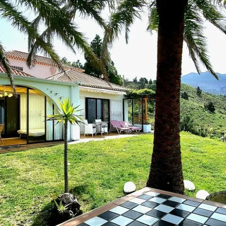 Großzüg. House with panoramic views of sea, mountains & valley + optional apartment