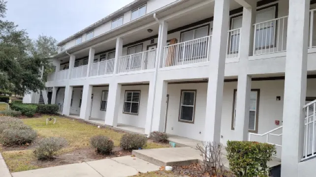 Pet-Friendly 2BR Condo Next to North Florida Hospital