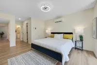 Modern Family Retreat | Near Downtown Hartford | Sleeps 10