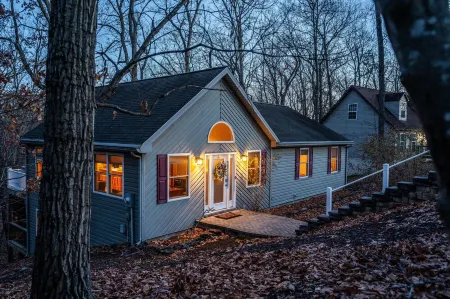 Luxe Design, Hot Tub, Sauna, Sleeps 14, Pets OK