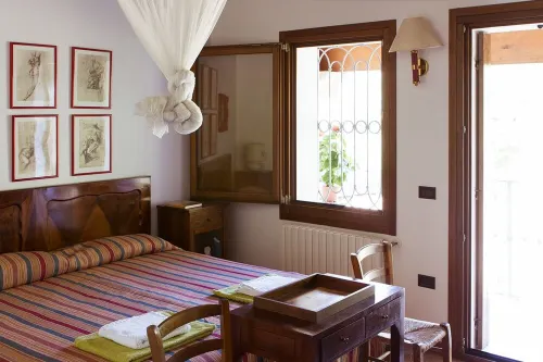 1 h by Train from Venice, Euganean Hills, Art Cities of the Veneto Region