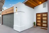 Newly Renovated Luxury Home/Large Pool/Views.