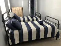 Historic Annapolis Home 1.5 blocks from center of town. Hotels near Jonas and Anne Catharine Green Park