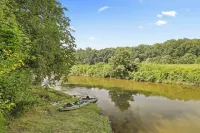 Cozy riverfront cabin on the New River.  Close to Boone and Appalachian State. Hotels in Bald Mountain