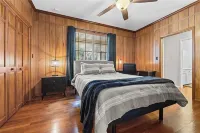 Directly Across from Exactech Arena University Ave - 5 br/3.5 bath with HOT TUB Hotels near Publix Super Market at Gainesville Shopping Center