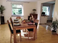 Top Renoviertes Ferienhaus in Idyllischer Waldrandlage