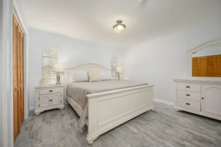 Stunning Fully Remodeled House with Heated Pool! 30%OFF