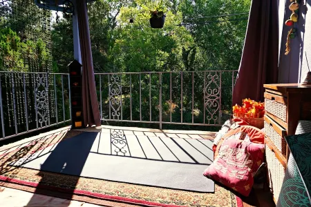 Peaceful Sedona Retreat - Walking distance to popular hiking trails!