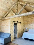 8 miles to Mount Rushmore - Sleeps 2 - King Bed