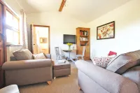 Countryside Cottage with Views Across Fields