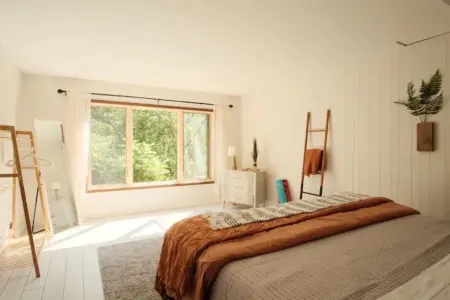 Spacious, bright, and cozy Galena getaway