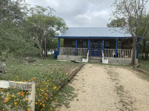Hackberry House Downtown Bandera, TX Hotels in Bandera