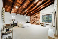 Midcentury Modern House in Heart of Historic Las Vegas ---- youtu.be/kSOgaVNbA9A 住宿飯店