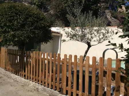 Charming apartment with private pool and secure parking Отели в г. Ним