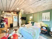 Couple's Cottage located on a private, serene equestrian farm!