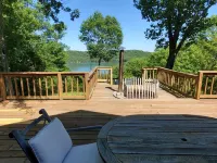 FORD'S CREEK CABIN: Secluded Lakefront Rock Cabin in the Woods-Big Lake View