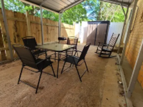 Private family, pet friendly with fenced yard near Limestone College and Outlets Hoteles en Gaffney