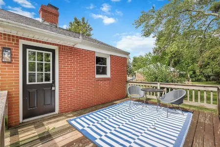 Charming 3-bedroom house with AC and WiFi in wonderful Richmond Отели рядом с достопримечательностью «Парк Роквуд»