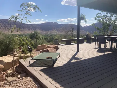 Downtown, Dog Friendly, Moab Home with Amazing View Отели рядом с достопримечательностью «Moab Valley»