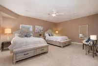 Beautiful Lakefront Home, Private Dock, Sleeps 16, 12 minutes to Ark Encounter Отели рядом с достопримечательностью «JB Miller Park»
