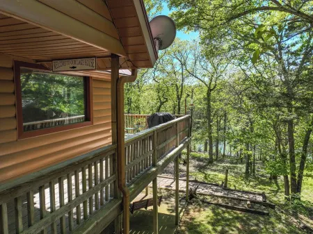 Lakeside Cabin with Cozy Loft!