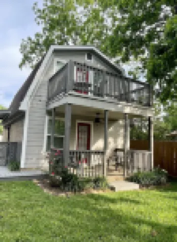 Fully Updated Beautiful Seabrook Barn Style Cottage