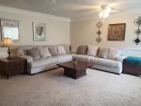 Hidden Retreat Huge family area. Fireplace, outside grill,  private, secluded.