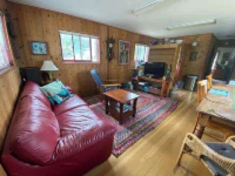 LoveJoy Cottage in quaint historic Coupeville. views of Penn Cove - Pet friendly
