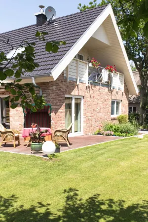 Lovely furnished holiday apartment in central, peaceful location near beach Отели в г. Санкт-Петер-Ординг