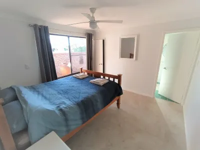 A renovated self-contained guest suite close to the beach
