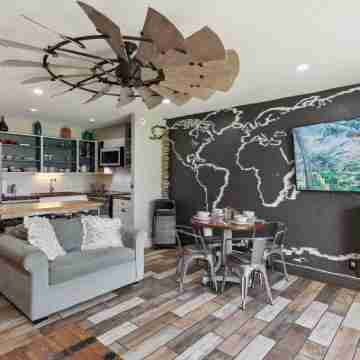 NEW! RusticLuxe — Fully Custom Boss Cabin at Turtle Bay Others