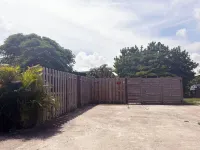 Charming 2 Bedroom Cottage Homestead with AC, WiFi in Deerfield Beach Các khách sạn gần Deerfield Beach International Fishing Pier