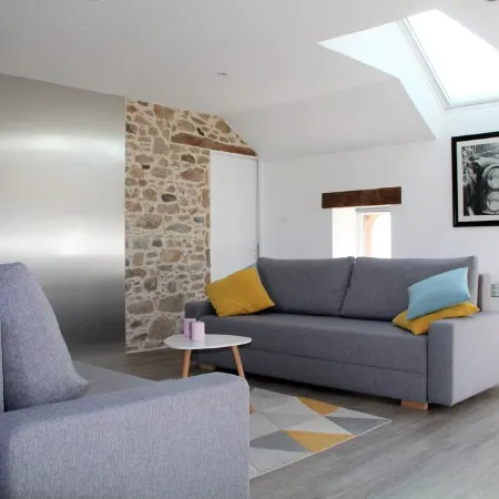 The renovated attic for your comfort Отели в г. Молеон