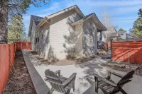 Ponderosa Guesthouse | Private entrance| YouTubeTV Hotels near Flagstaff Pulliam Airport