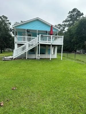 Lakefront Home with Huge Dock for Fishing / located close to Booger Bottom Cafe