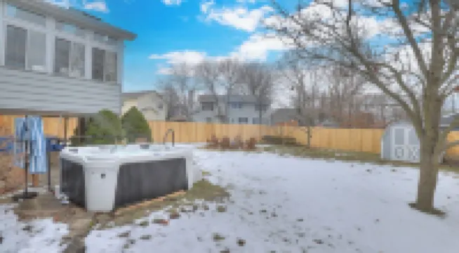 Spacious 5-Bedroom House, Hot Tub, Firepit, Game Rooms, Theater Room and More!