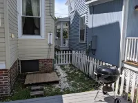 HGTV House! 2 Blocks to Beach- 2024 New Bathroom!