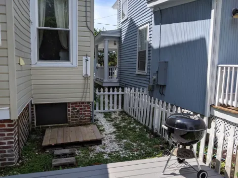 HGTV House! 2 Blocks to Beach- 2024 New Bathroom!