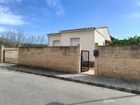 House with private pool for 5 poeple at 1500 m from the beach in L'Escala Hotel a L'Escala