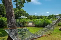 Live on the Water: Dock, Beach, Boat, Kayak & Fish Hotels in North Sea