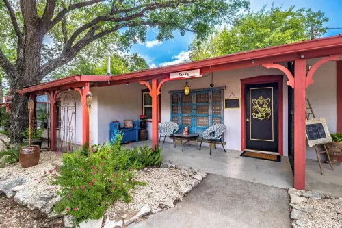 The Taj - A Mini Taj Mahal at Downright Comfort! 컴포트 호텔