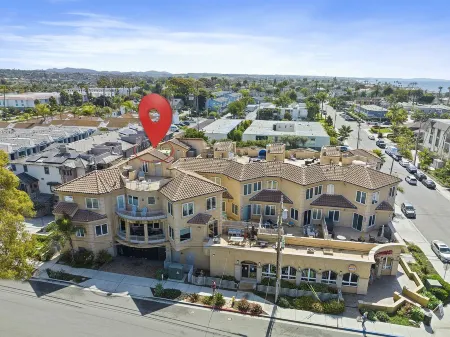 Exquisite, Spacious Beach House in Village!  Best Location. Walk to Everything.