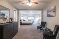 Elegant Large Home with Modern Amenities for 8 in N. Royal Oak near Birmingham!