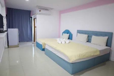 Watthanasup Mansion Отели в г. Супхан Бури