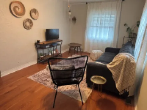 Small Quaint 2-bedroom house in Beckley with WiFi.