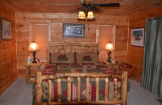 The B's Hive, 3 BR+Loft, 3-1/2 BA, Pool Table, Views