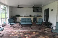 3/ 2 kid friendly home, only minutes to Legoland. Hotel a Cypress Gardens