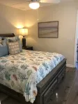 VO Resort: w/golf cart, beach/bay access, boat dock, fish pier, mini golf & more